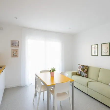 Apartman Bright And Colorful In Lignano