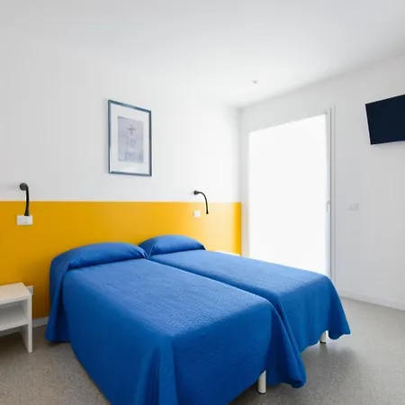 Bright And Colorful In Lignano Apartman